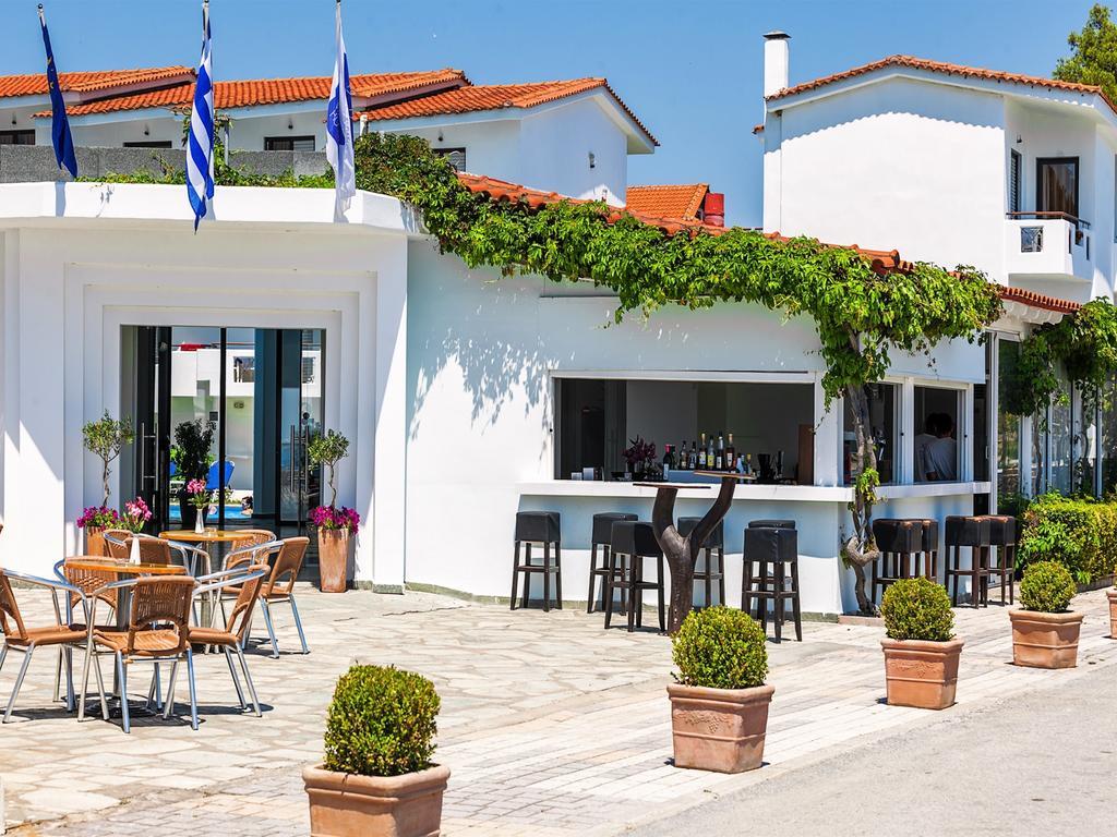 Xenios Dolphin Beach Hotel Posidi Exteriér fotografie