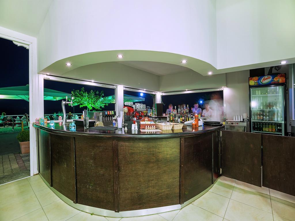 Xenios Dolphin Beach Hotel Posidi Exteriér fotografie