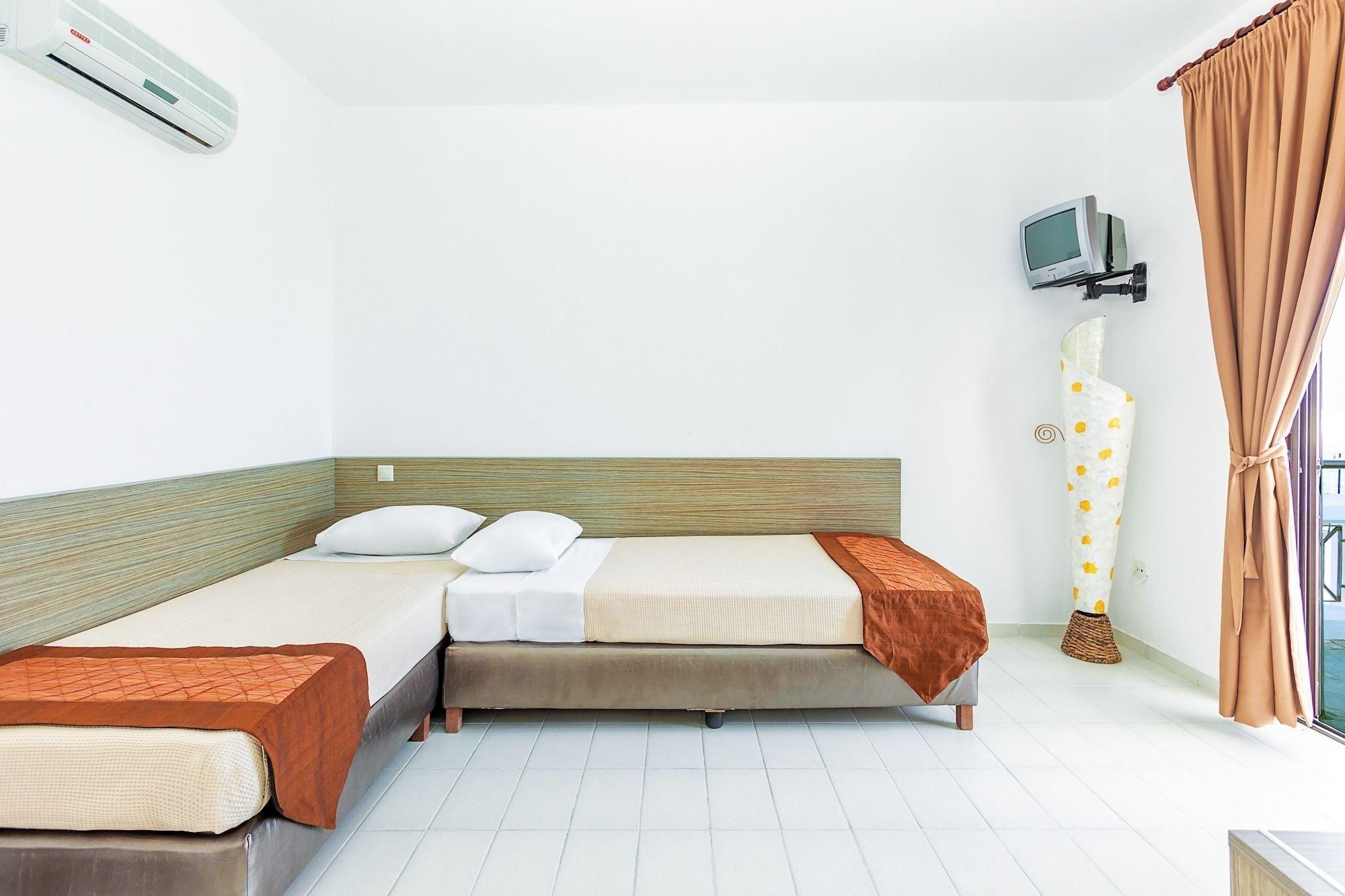 Xenios Dolphin Beach Hotel Posidi Exteriér fotografie