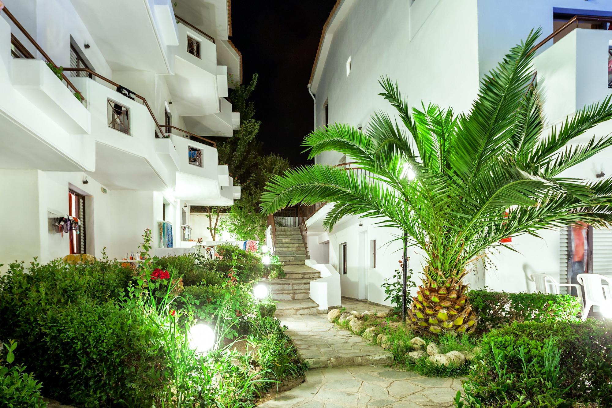 Xenios Dolphin Beach Hotel Posidi Exteriér fotografie