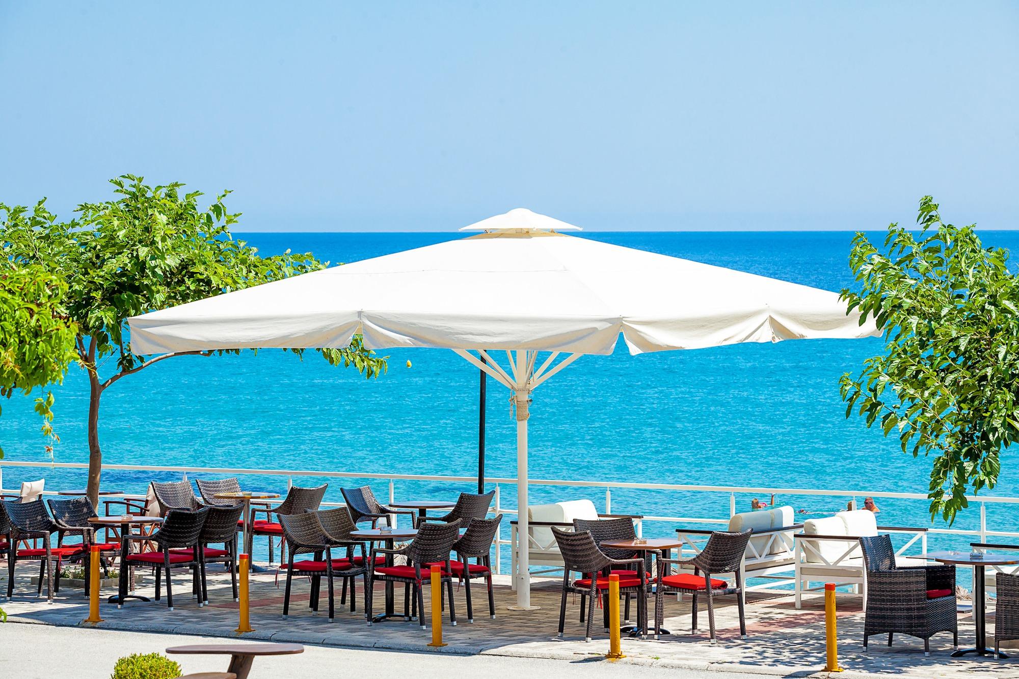 Xenios Dolphin Beach Hotel Posidi Exteriér fotografie
