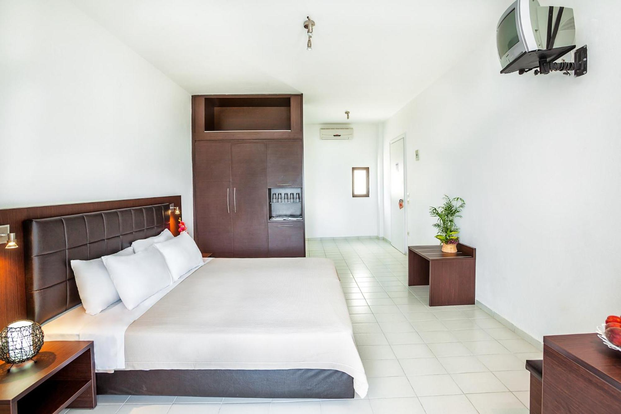 Xenios Dolphin Beach Hotel Posidi Exteriér fotografie